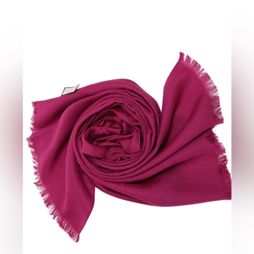 🌹🌹🌹 AUTHENTIC Gucci Running fuchsia GG Logo Scarf w/ Tags 🌹🌹🌹